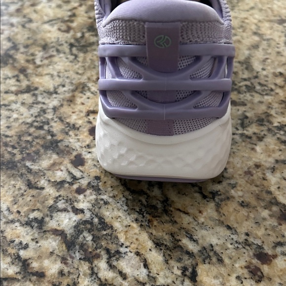 Kizik Women's Light Purple Sneakers - Picture 2 of 6